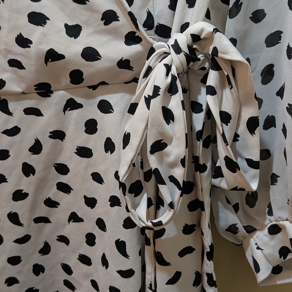 PerSeption Concept Monochrome Leaf Print Top - Picture 2 of 10